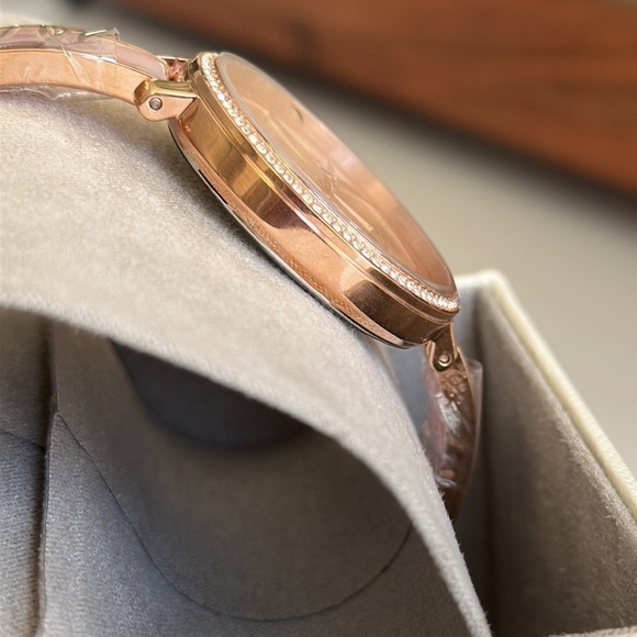 Michael Kors womens watch 36mm - Picture 4 of 11